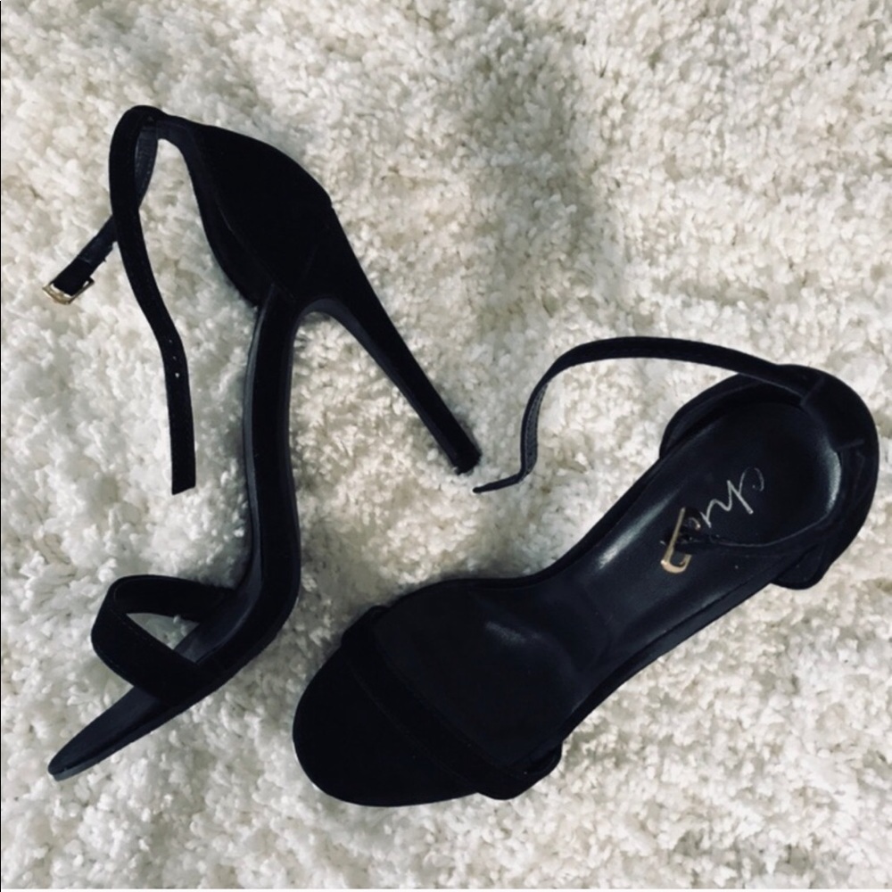 Chic heels